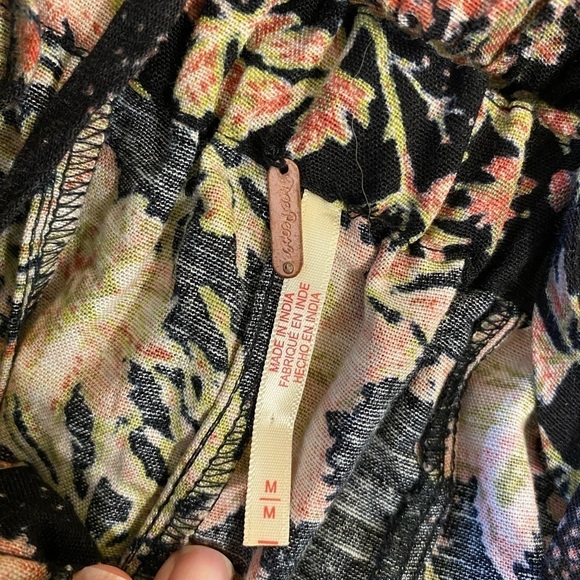 Free People women’s Stand Out Printed Jumpsuit in Black Combo Size M Boho - Picture 5 of 10
